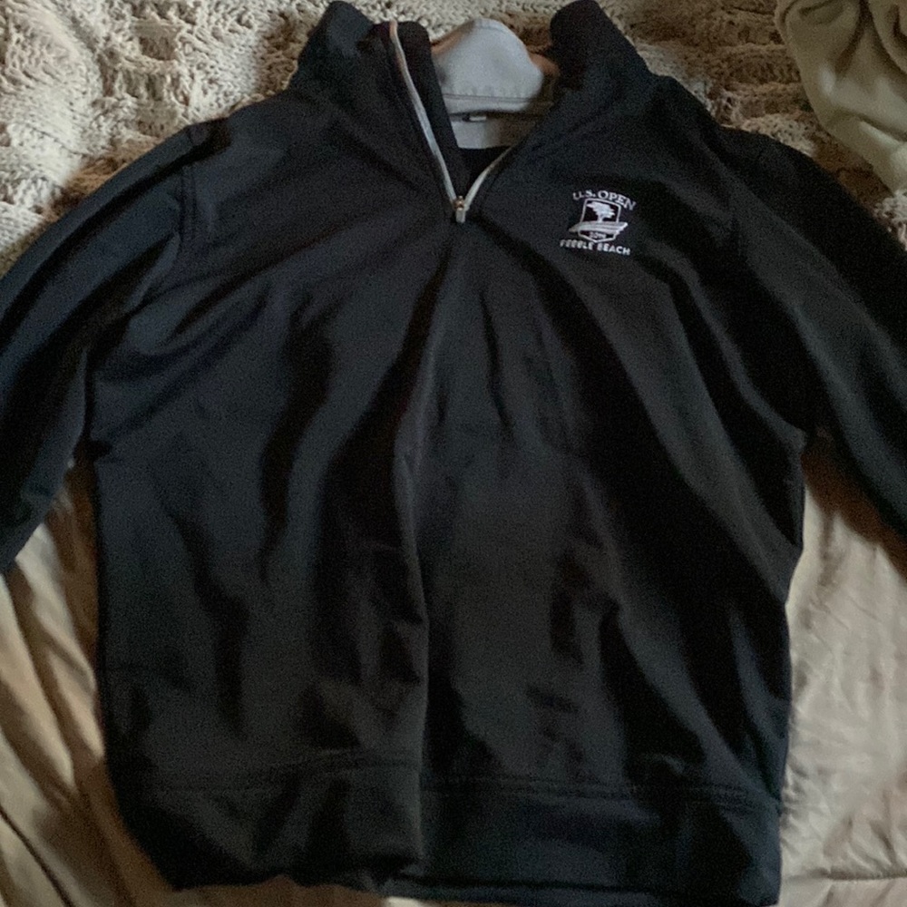 Quarter zip black crewneck